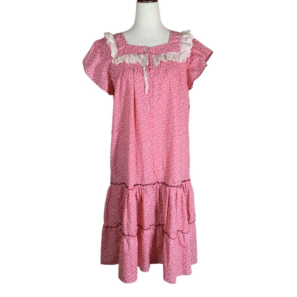 Lando Vintage Pink Ruffled Floral Nightgown Lace Trim & Button Front